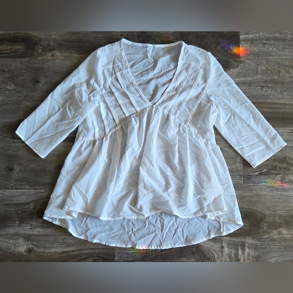Source Unknown White Blouse with V-Neck